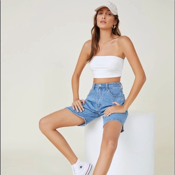Tops - 🎉HP🎉 White Medium Tub Top